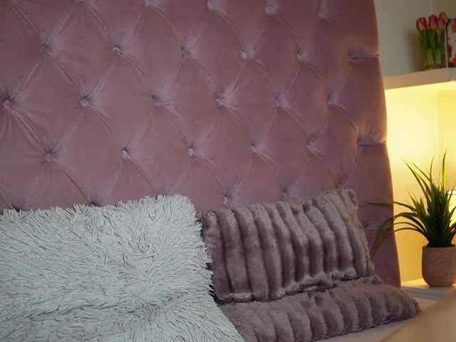 MaiaMini on BongaCams 