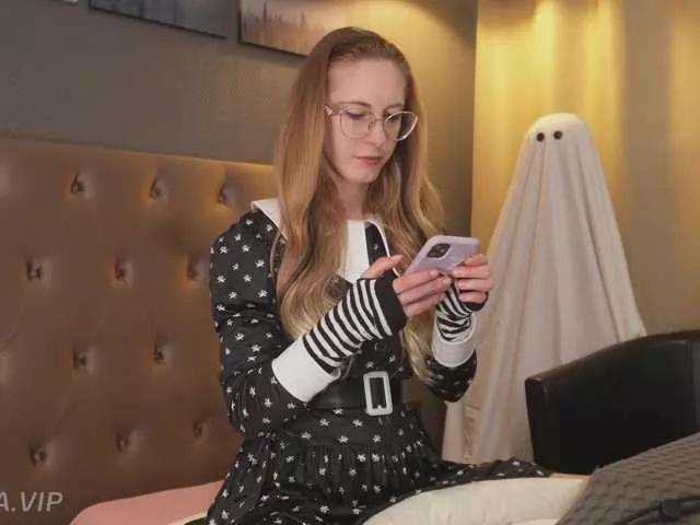 Try Nikki-Gia, she wants to masturbate for you Nikki-Gia from BongaCams