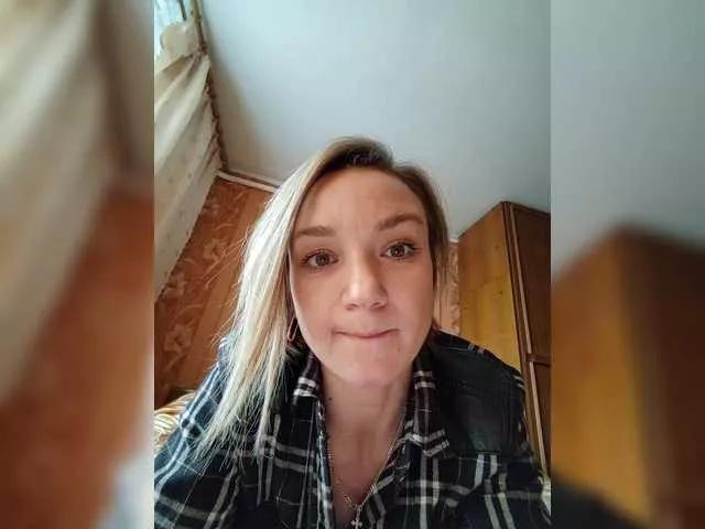 Explore Olia-81, she wants to masturbate for you Olia-81 from BongaCams