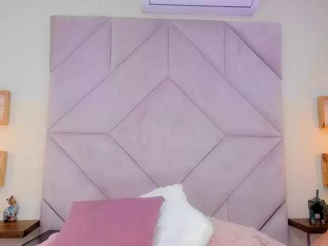 Explore BongaCams's Roxana-mill roxana-mill from BongaCams