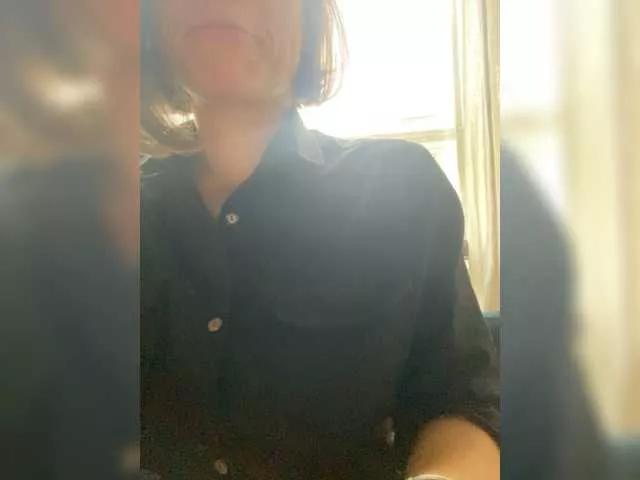 Sara28 on BongaCams 