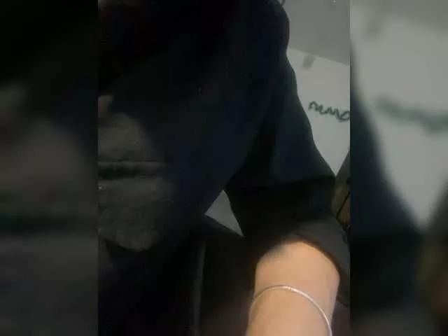 Sara28 on BongaCams 