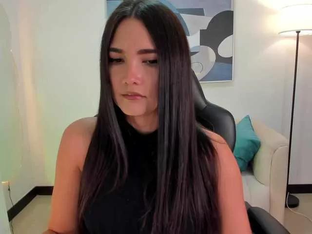 Admire BongaCams's Saraparkerr saraparkerr from BongaCams