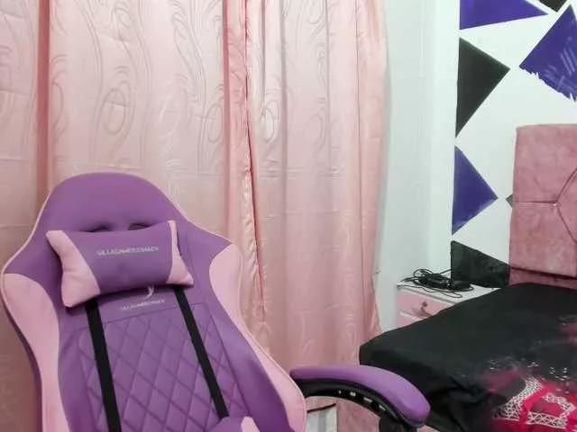 Masturbate to sexy escort Scarleth18 scarleth18 from BongaCams