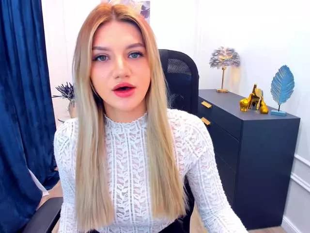 SelenaMoonlight on BongaCams 