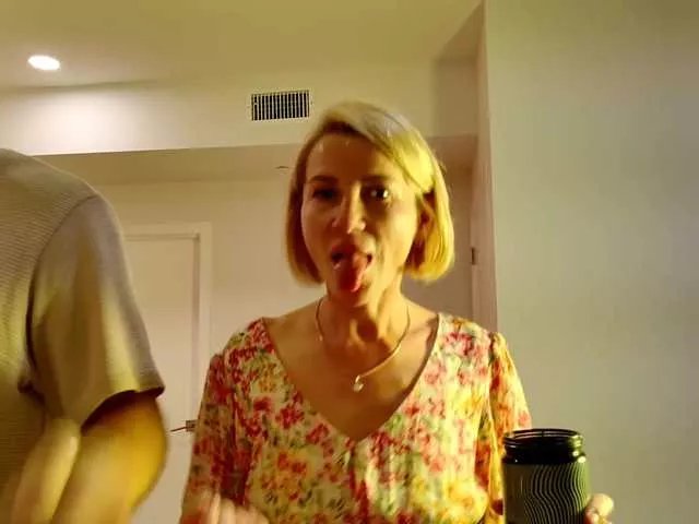 SugarNadya from BongaCams