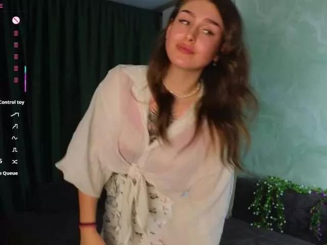 Admire 18 years old TinyMollys from BongaCams TinyMollys from BongaCams