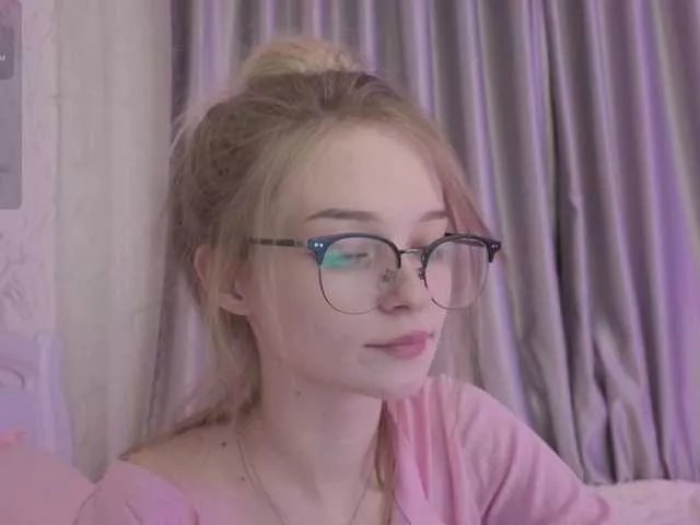 vialeta-baby from BongaCams
