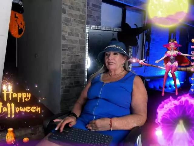 Explore Xcarlet1, she wants to masturbate for you xcarlet1 from BongaCams