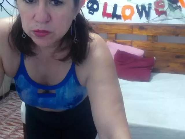 Join 48 years old Yeseniaa25 from BongaCams Yeseniaa25 from BongaCams