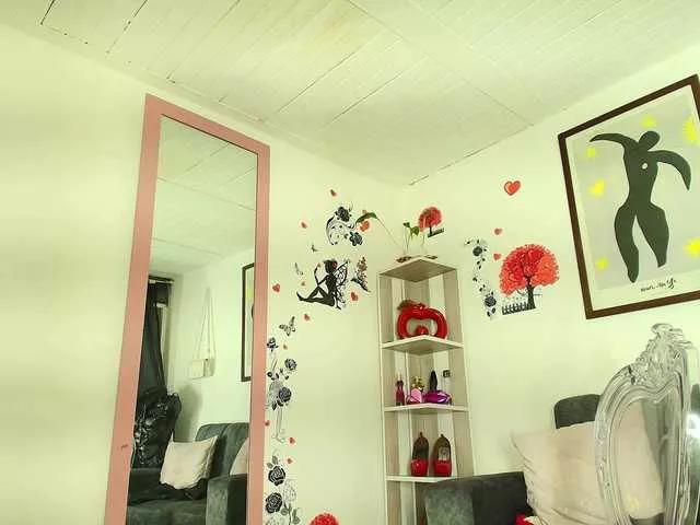 zully-jones from BongaCams