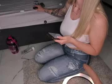 angel_face_devil_mind from Chaturbate