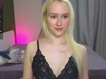 Explore 23 years old caseylabow from Chaturbate caseylabow from Chaturbate
