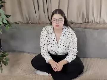 Join Leishacaves, she wants to masturbate for you leishacaves from Chaturbate