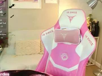 Naked Oliviakindes wants you to fuck her body now oliviakindes from Chaturbate