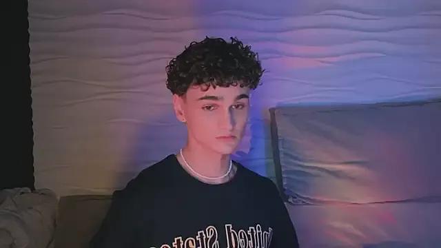 adam_21cm__ on StripChat 