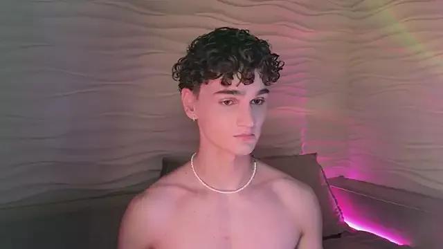 adam_21cm__ on StripChat 