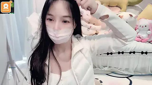 Naked AKiKi711 wants you to fuck her body now AKiKi711 from StripChat