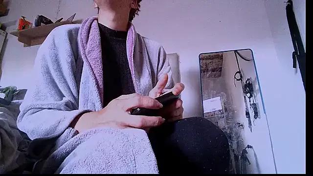 Amazing Alicetgirlbr wants you to fuck zir body now alicetgirlbr from StripChat