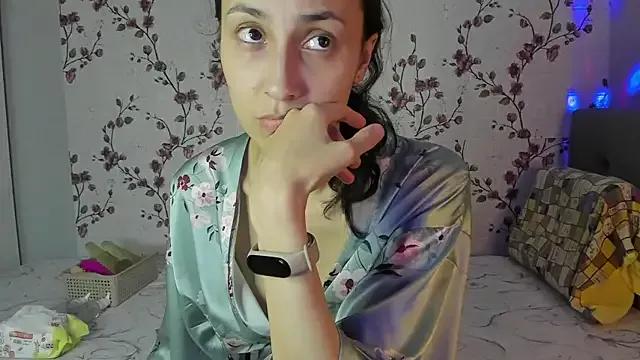 Alisagold90 from StripChat