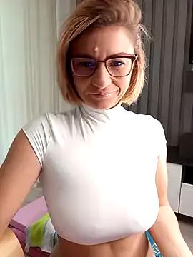 Try 23 years old Aniria from StripChat Aniria from StripChat