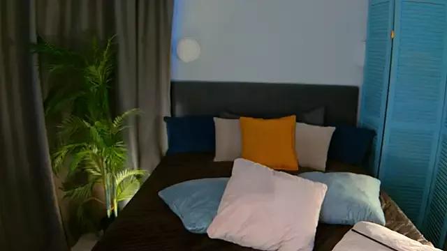 Admire AssolMonet, she wants to masturbate for you AssolMonet from StripChat