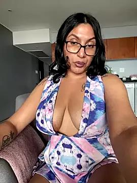 Explore BigBootyButter, she wants to masturbate for you BigBootyButter from StripChat