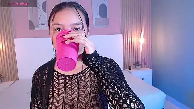 candy_lux30 from StripChat