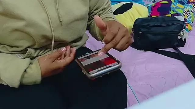 Admire StripChat's Colombiamommy colombiamommy from StripChat