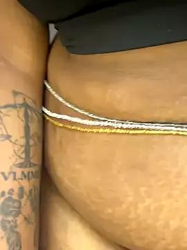 Dirty Curveysinaa wants you to fuck her body now Curveysinaa from StripChat