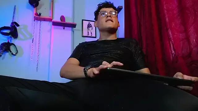 Discover 23 years old dom2travelersss from StripChat dom2travelersss from StripChat