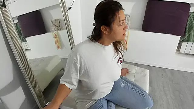 Freechat Dyana_Kaylinn on StripChat