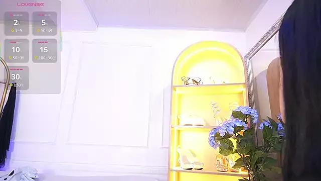 elasummer from StripChat