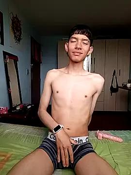 Explore StripChat's Heyy_noah11 heyy_noah11 from StripChat