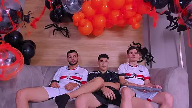 Masturbate to gorgeous model Hot_day hot_day from StripChat