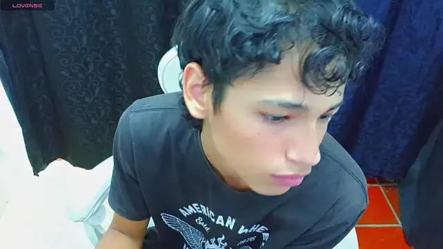 Gorgeous Im_david02 wants you to fuck his body now Im_david02 from StripChat