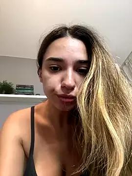 Naked ItalianGirl wants you to fuck their body now ItalianGirl from StripChat