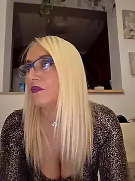 Discover 23 years old kikkastar from StripChat kikkastar from StripChat