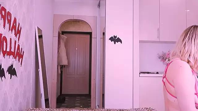 Sexy LesleyMil wants you to fuck her body now LesleyMil from StripChat