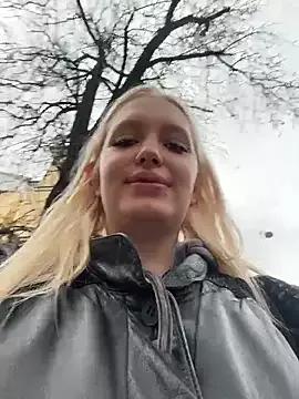 Milkyy_wway from StripChat