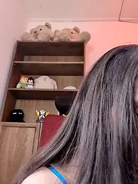 Gorgeous Orianela wants you to fuck their body now Orianela from StripChat