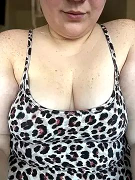 PiggyRose from StripChat