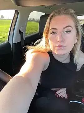 RebeccaSquirtsXXX from StripChat