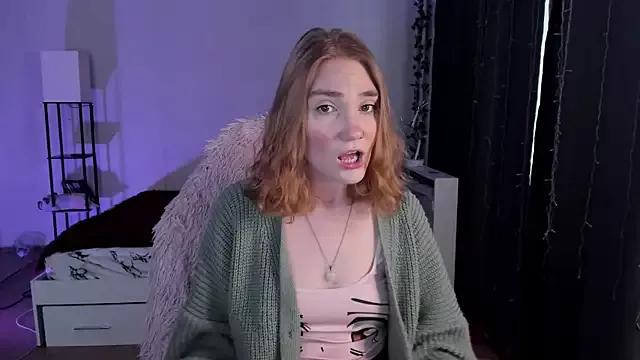 Discover amazing slut ReddHotPipper ReddHotPipper from StripChat