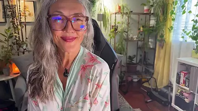 sunnie_dayz from StripChat