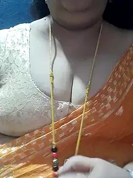 tamilthanushri from StripChat