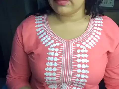 Gorgeous Trezza wants you to fuck their body now Trezza from StripChat