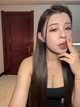 tuanzi125216 from StripChat