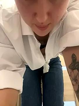 Slutty VanillaCakes wants you to fuck their body now VanillaCakes from StripChat