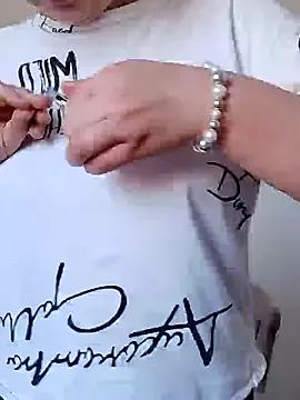 VikaKing from StripChat